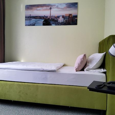 Schloss Hotel Gbr デュッセルドルフ エクステリア 写真
