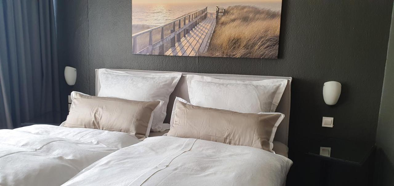 Schloss Hotel Gbr デュッセルドルフ エクステリア 写真