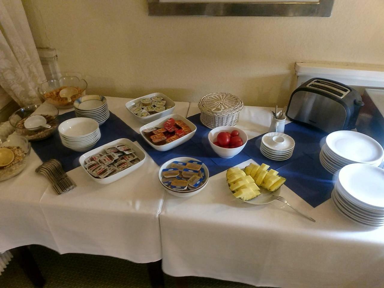 Schloss Hotel Gbr デュッセルドルフ エクステリア 写真